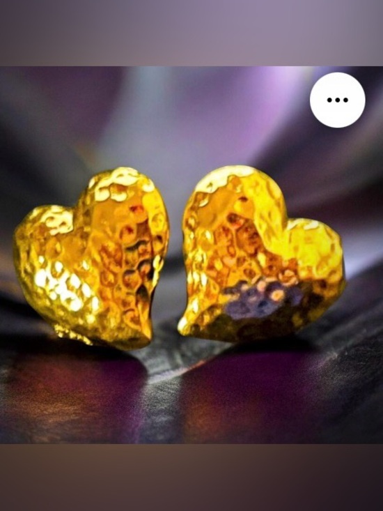 Avon Jewelry - 🔴Vintage Avon Hammered Gold Heart Earrings.